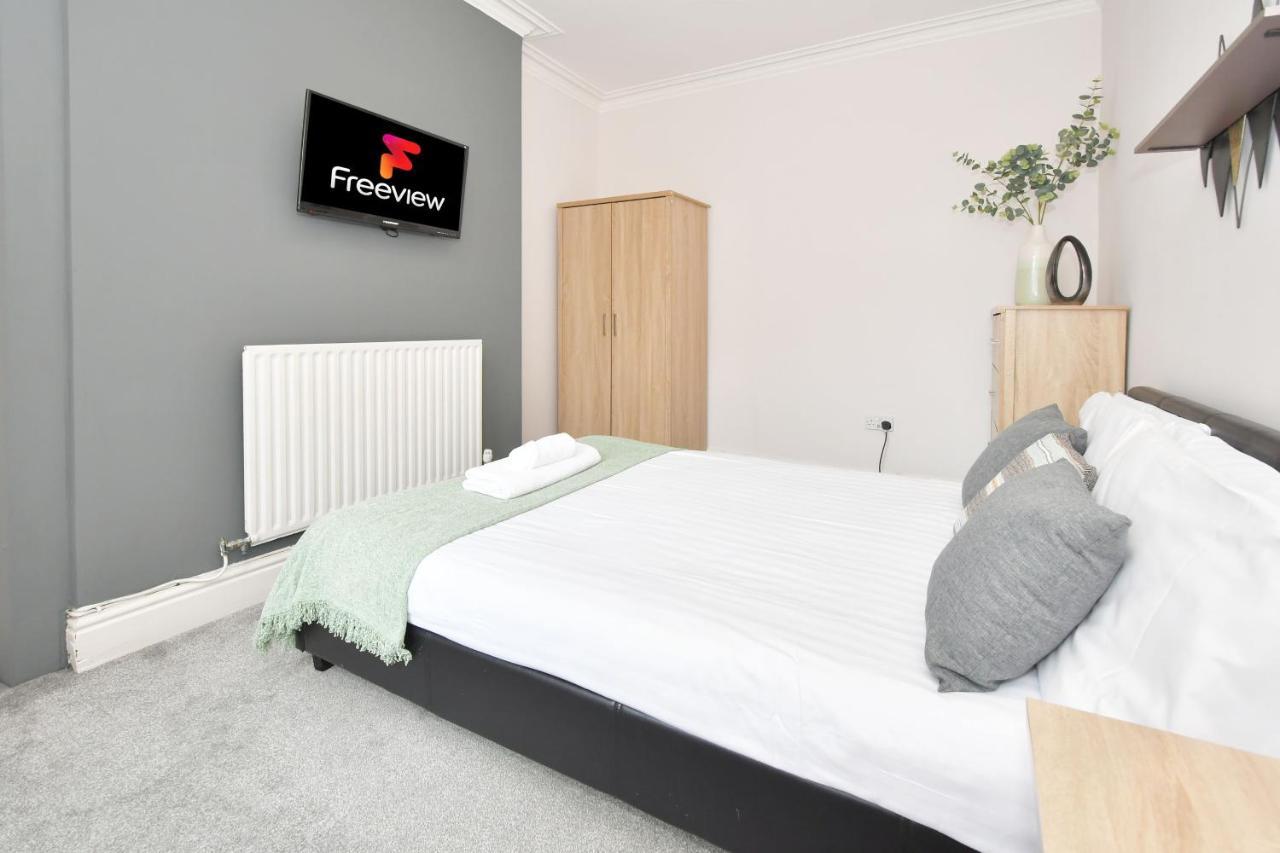 Wistaston House By Yourstays 5 Double Bedrooms And 2 Bathrooms, Great For Groups! Book Now! Crewe Extérieur photo