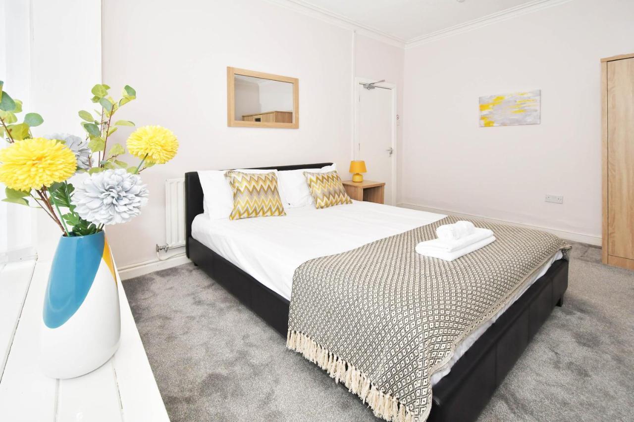 Wistaston House By Yourstays 5 Double Bedrooms And 2 Bathrooms, Great For Groups! Book Now! Crewe Extérieur photo