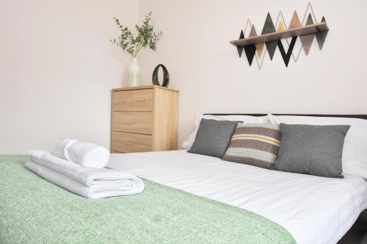 Wistaston House By Yourstays 5 Double Bedrooms And 2 Bathrooms, Great For Groups! Book Now! Crewe Extérieur photo