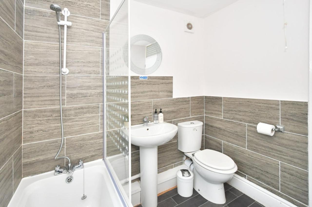 Wistaston House By Yourstays 5 Double Bedrooms And 2 Bathrooms, Great For Groups! Book Now! Crewe Extérieur photo
