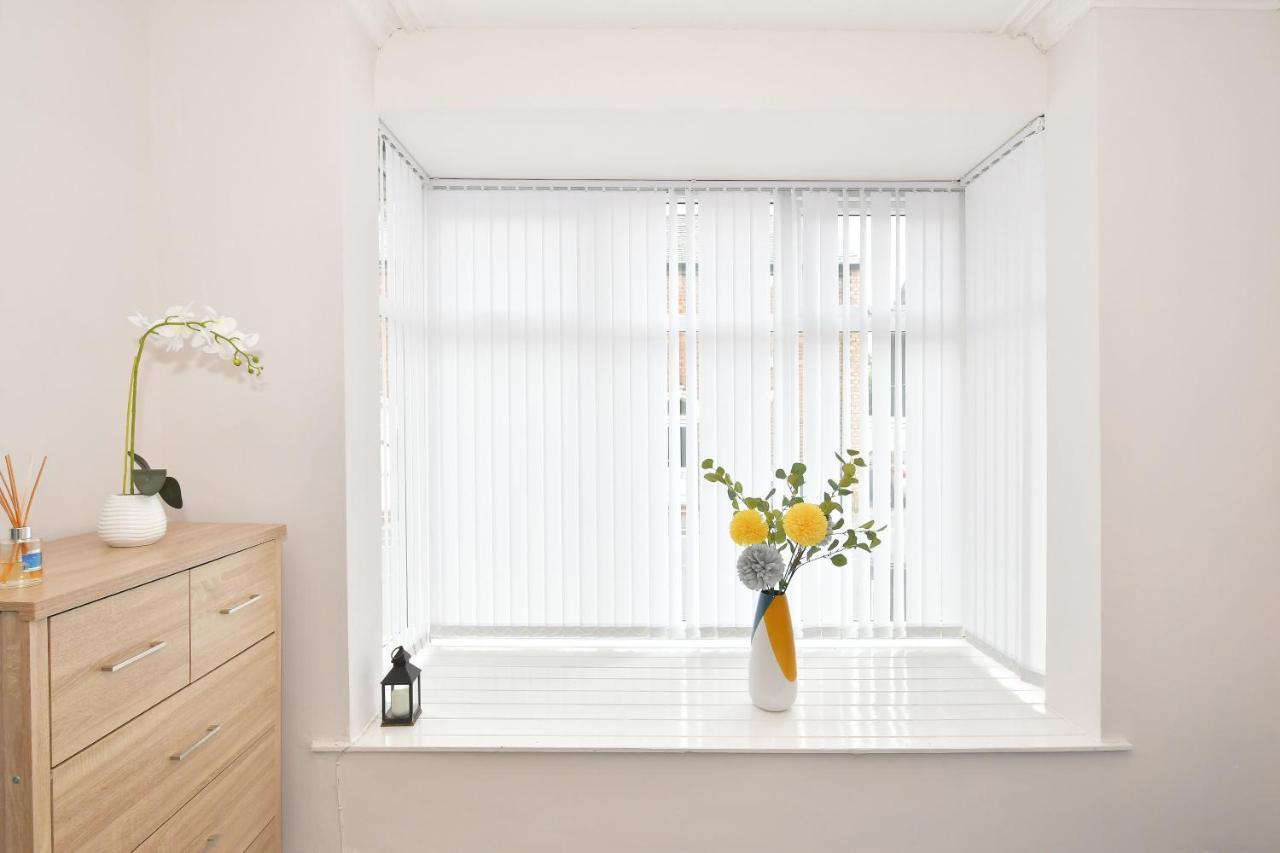 Wistaston House By Yourstays 5 Double Bedrooms And 2 Bathrooms, Great For Groups! Book Now! Crewe Extérieur photo