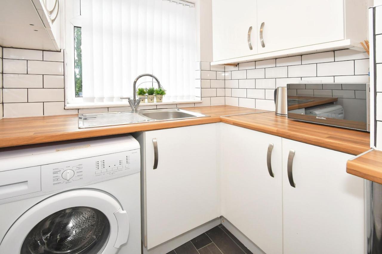 Wistaston House By Yourstays 5 Double Bedrooms And 2 Bathrooms, Great For Groups! Book Now! Crewe Extérieur photo